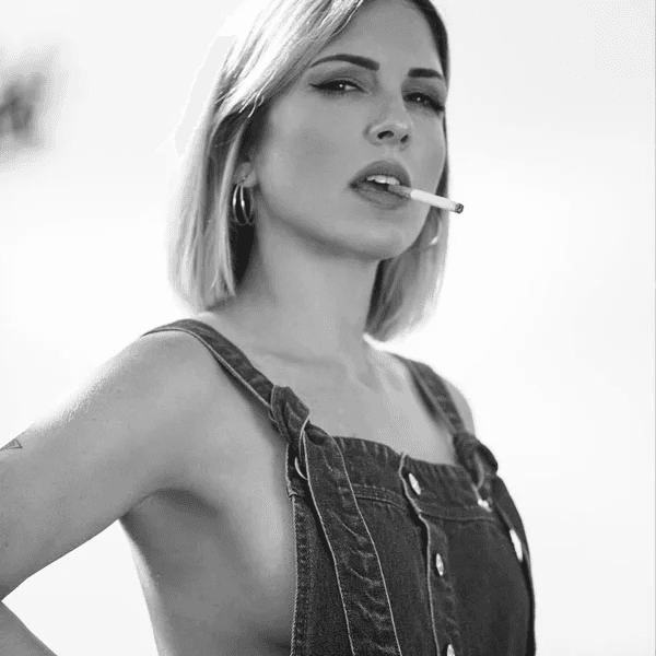 ANNA TUR